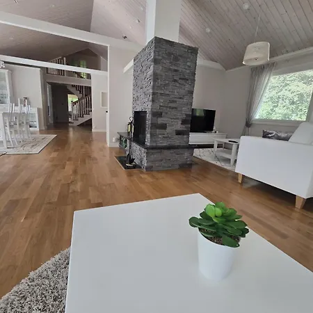 Villa Revontulet Zh View Vipvilla *