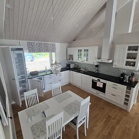 Villa Revontulet Zh View Vipvilla *