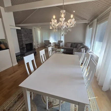 Villa Revontulet Zh View Vipvilla Mikkeli